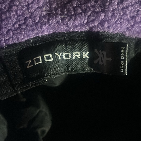 purple hat for zooyork - Picture 2 of 2